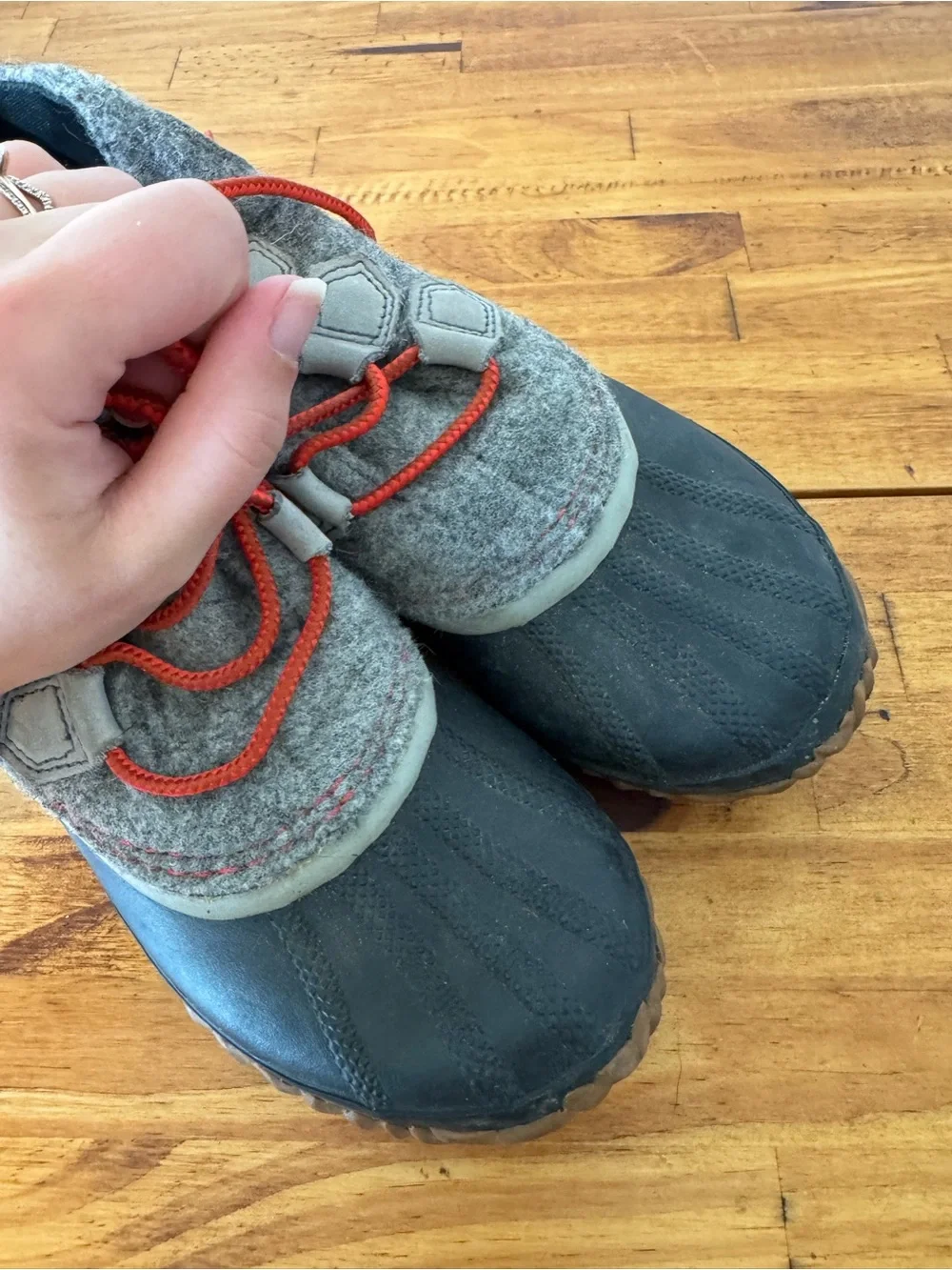 Sorel Out N About Gray Waterproof Duck Boots Ankle Winter Size 6.5